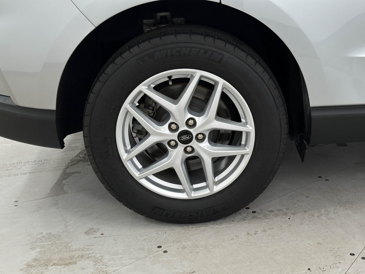 2023 Ford Edge SEL photo 30