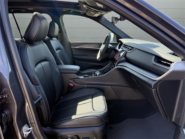 2025 Jeep Grand Cherokee Limited photo 19