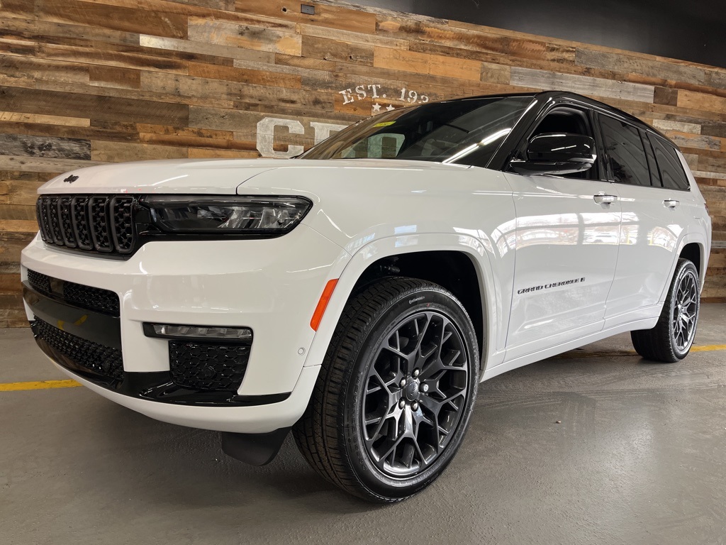 2025 Jeep Grand Cherokee L Summit Reserve photo 6