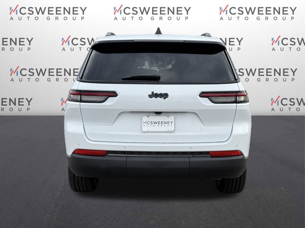 2025 Jeep Grand Cherokee Altitude photo 4