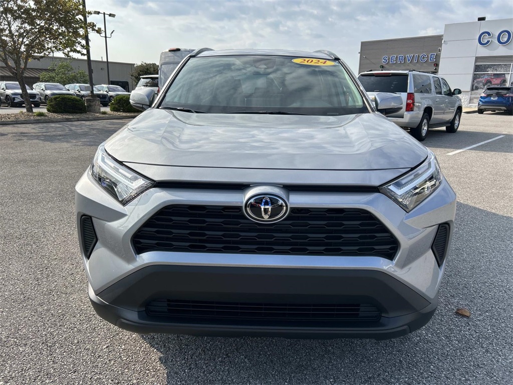 2024 Toyota RAV4 XLE photo 9