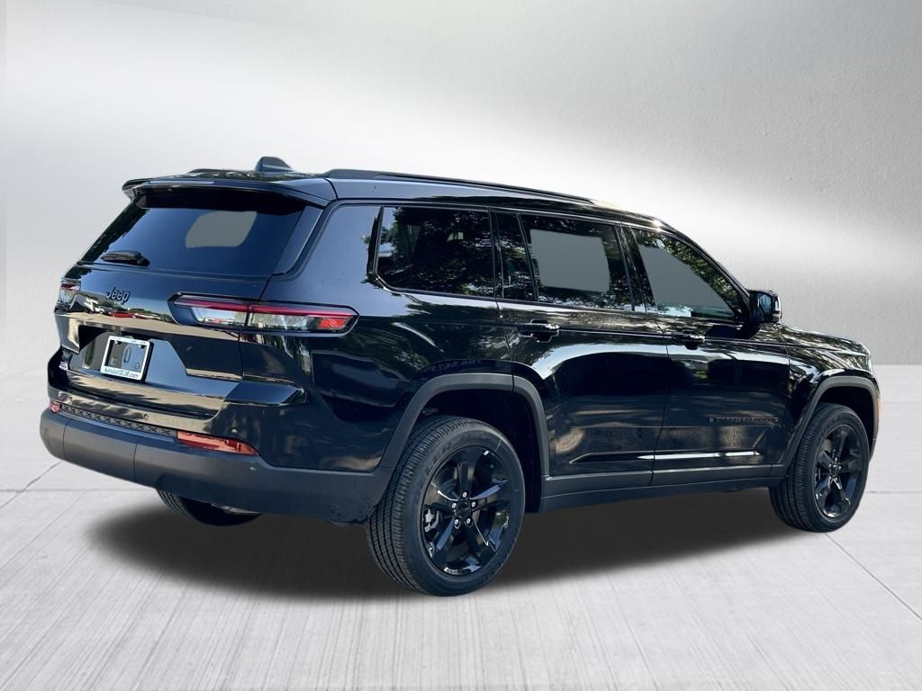 2024 Jeep Grand Cherokee Altitude photo 4