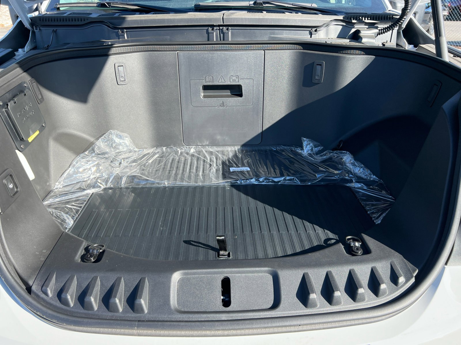 2024 Ford F-150 Lightning XLT photo 12