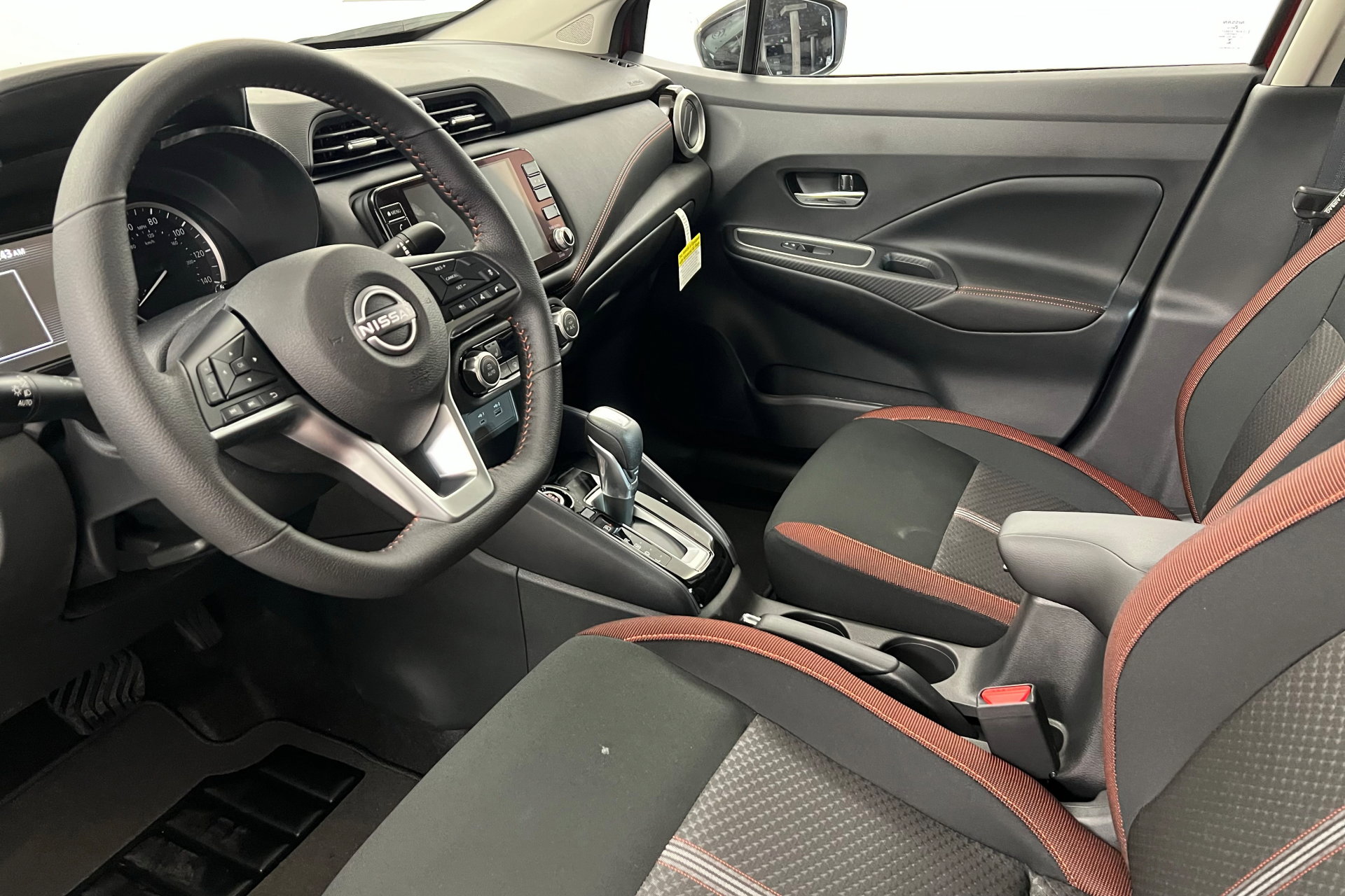 2025 Nissan Versa SR photo 15