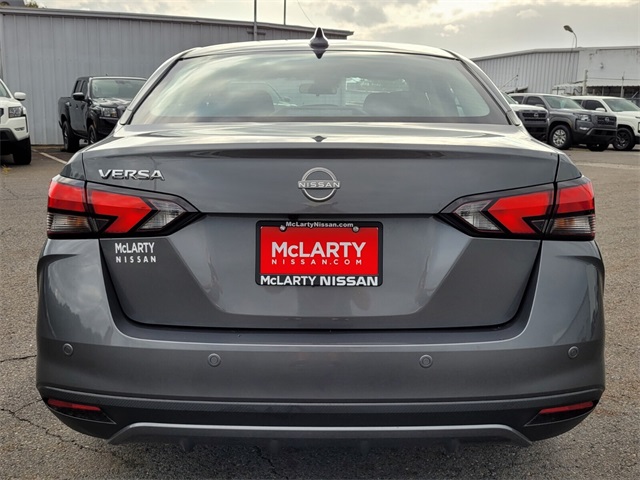 2025 Nissan Versa SV photo 4