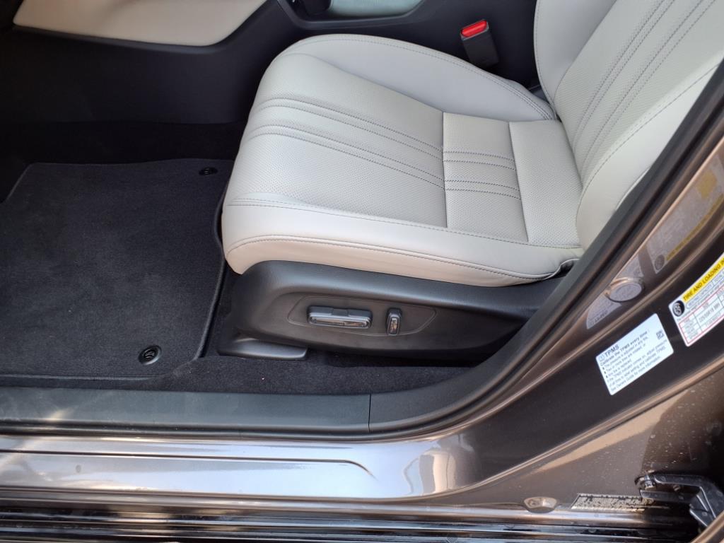 2026 Honda HR-V EX-L photo 8