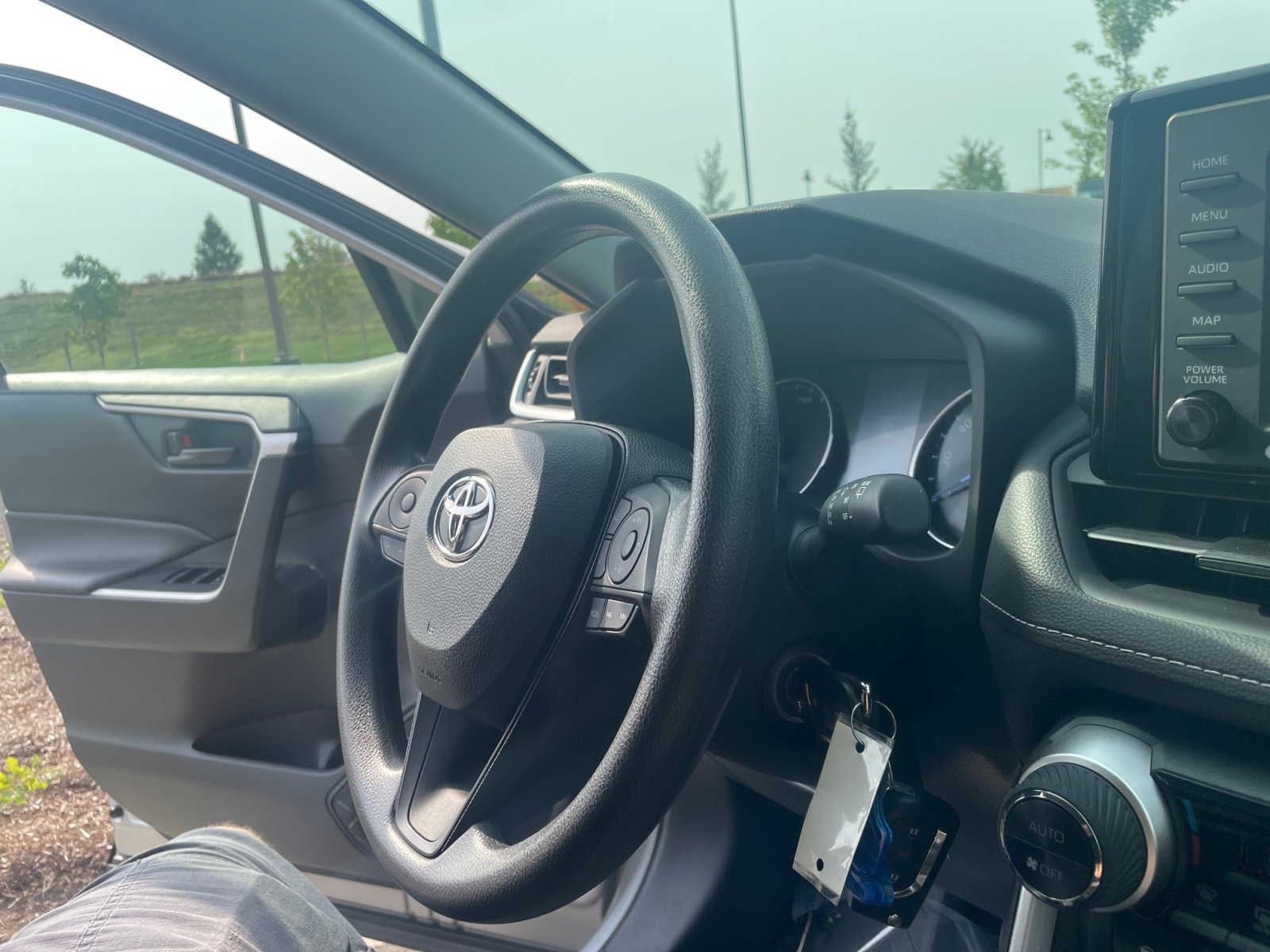 2021 Toyota RAV4 Hybrid LE photo 25