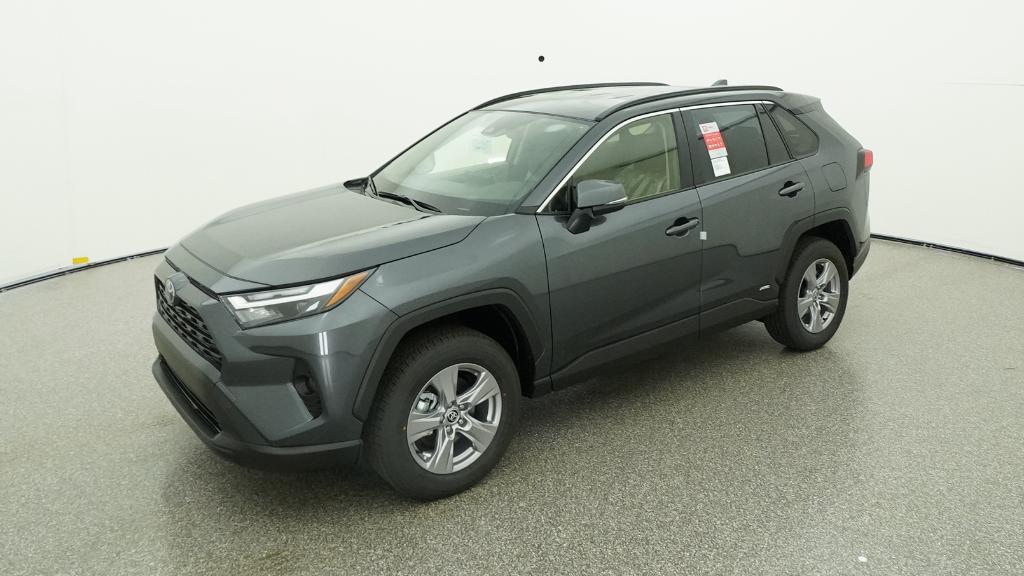 2025 Toyota RAV4 XLE's photo