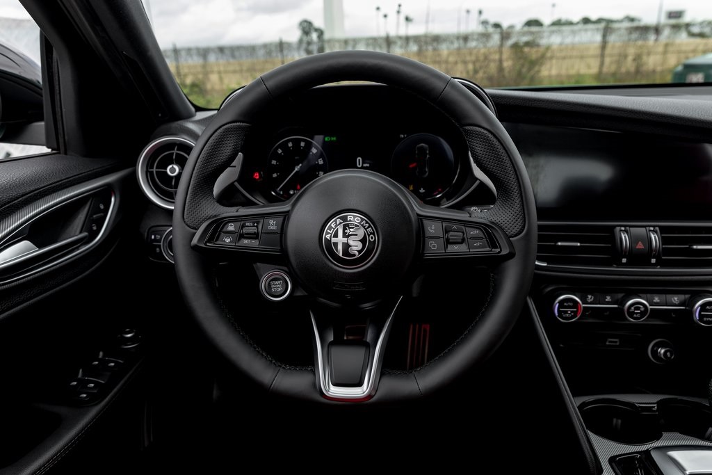 2025 Alfa Romeo Giulia Base photo 29