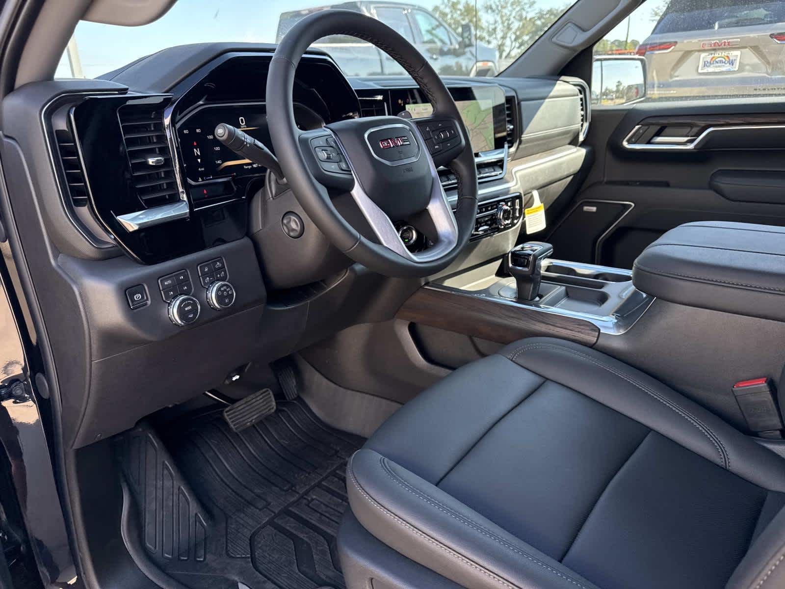 2026 Gmc Sierra SLT photo 10