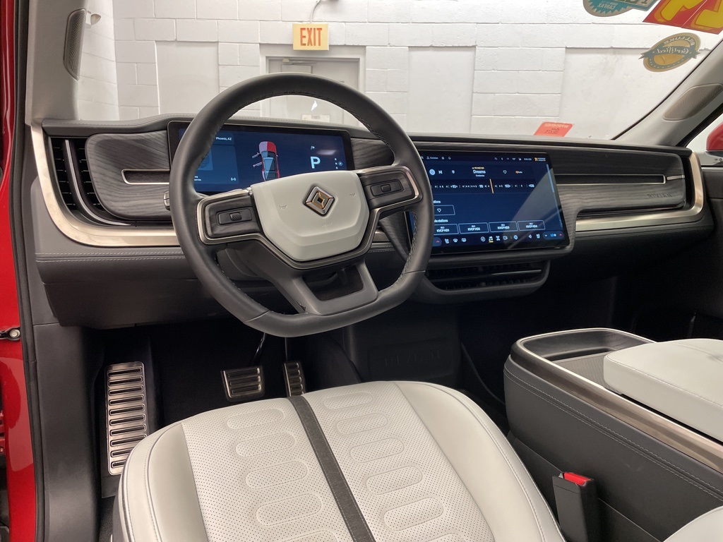 2024 Rivian R1S Launch Edition photo 11