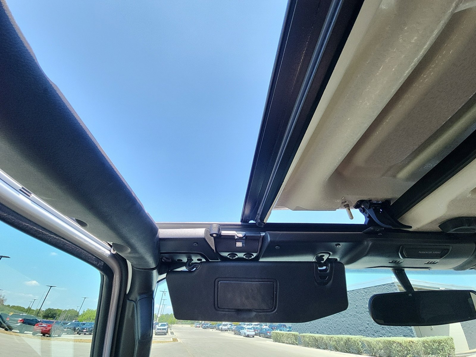 2021 Jeep Wrangler Unlimited Willys photo 15