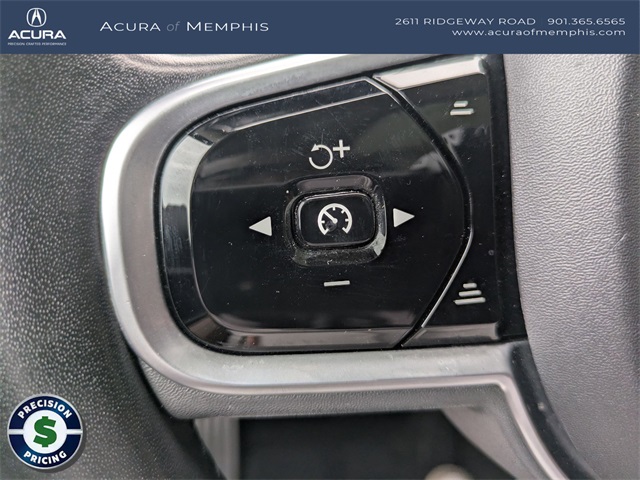 2019 Volvo XC90 T6 Momentum photo 12