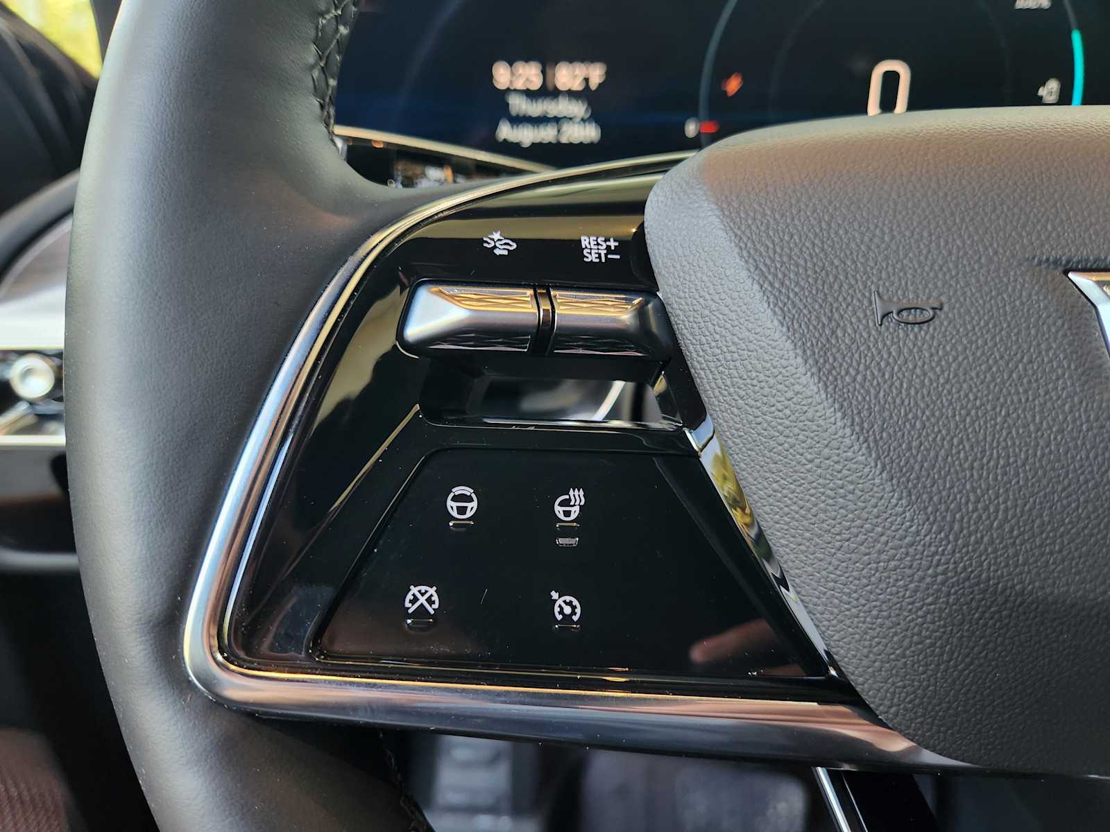 2024 Cadillac Lyriq Luxury photo 21