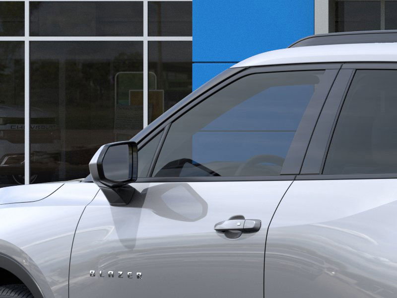 2025 Chevrolet Blazer 2LT photo 11