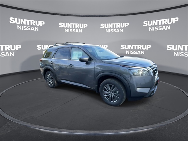 2025 Nissan Pathfinder SV photo 2