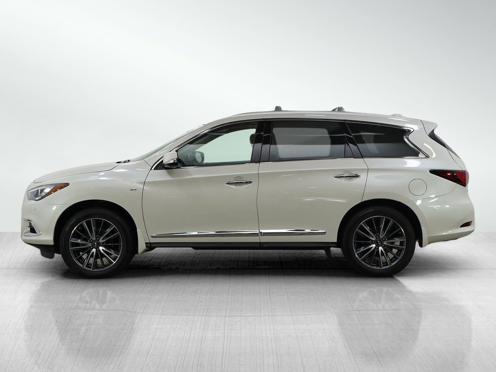 Used 2019 INFINITI QX60 LUXE with VIN 5N1DL0MM6KC522330 for sale in Burnsville, Minnesota