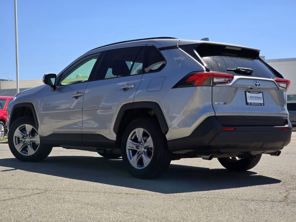 2022 Toyota RAV4 Hybrid LE photo 16