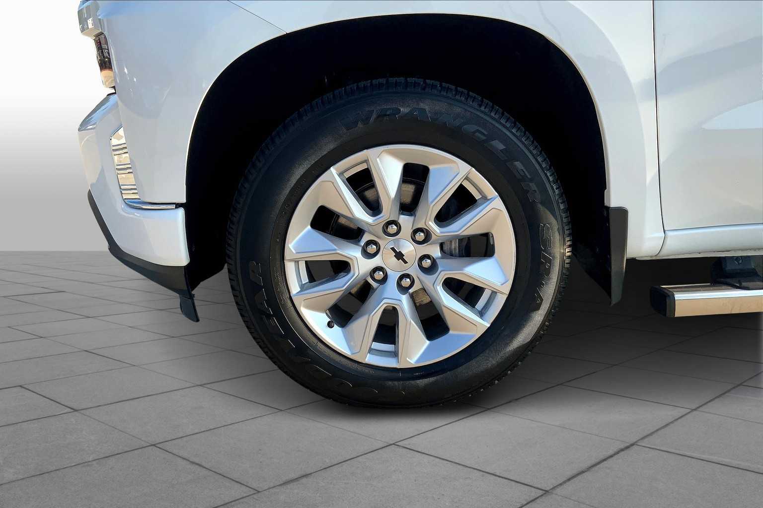 2021 Chevrolet Silverado 1500 Custom photo 10