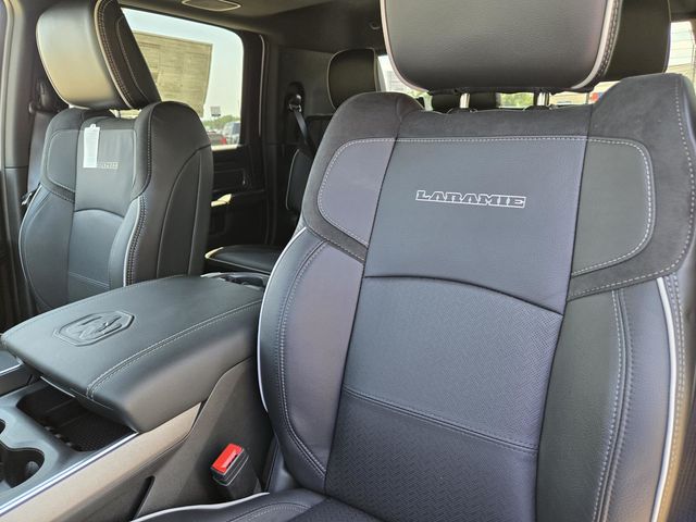 2025 Ram 3500 Laramie photo 19