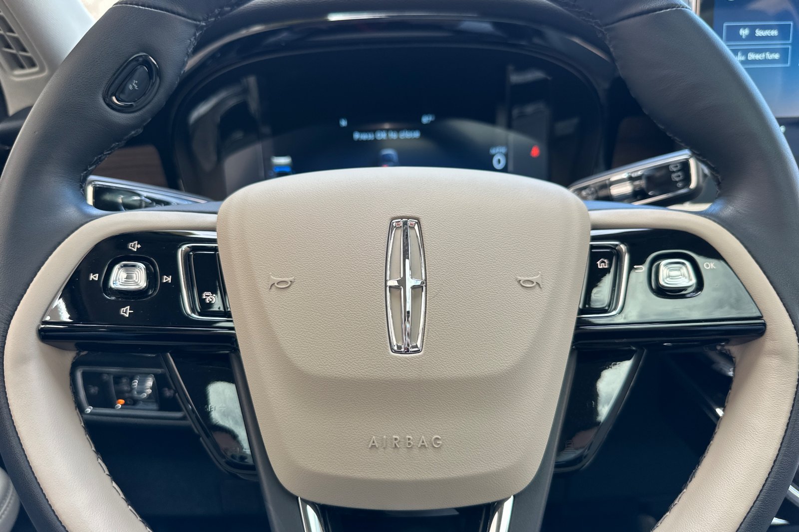 2025 Lincoln Corsair Grand Touring photo 23
