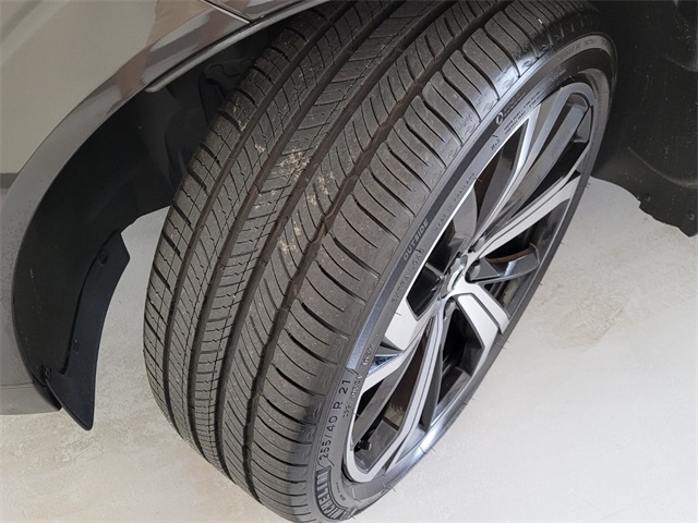 2022 Volvo XC60 B5 R-Design photo 20