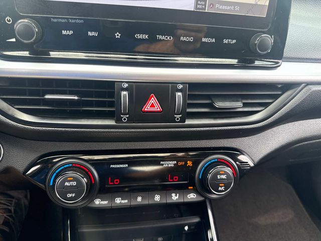 2022 Kia Forte GT-Line photo 24
