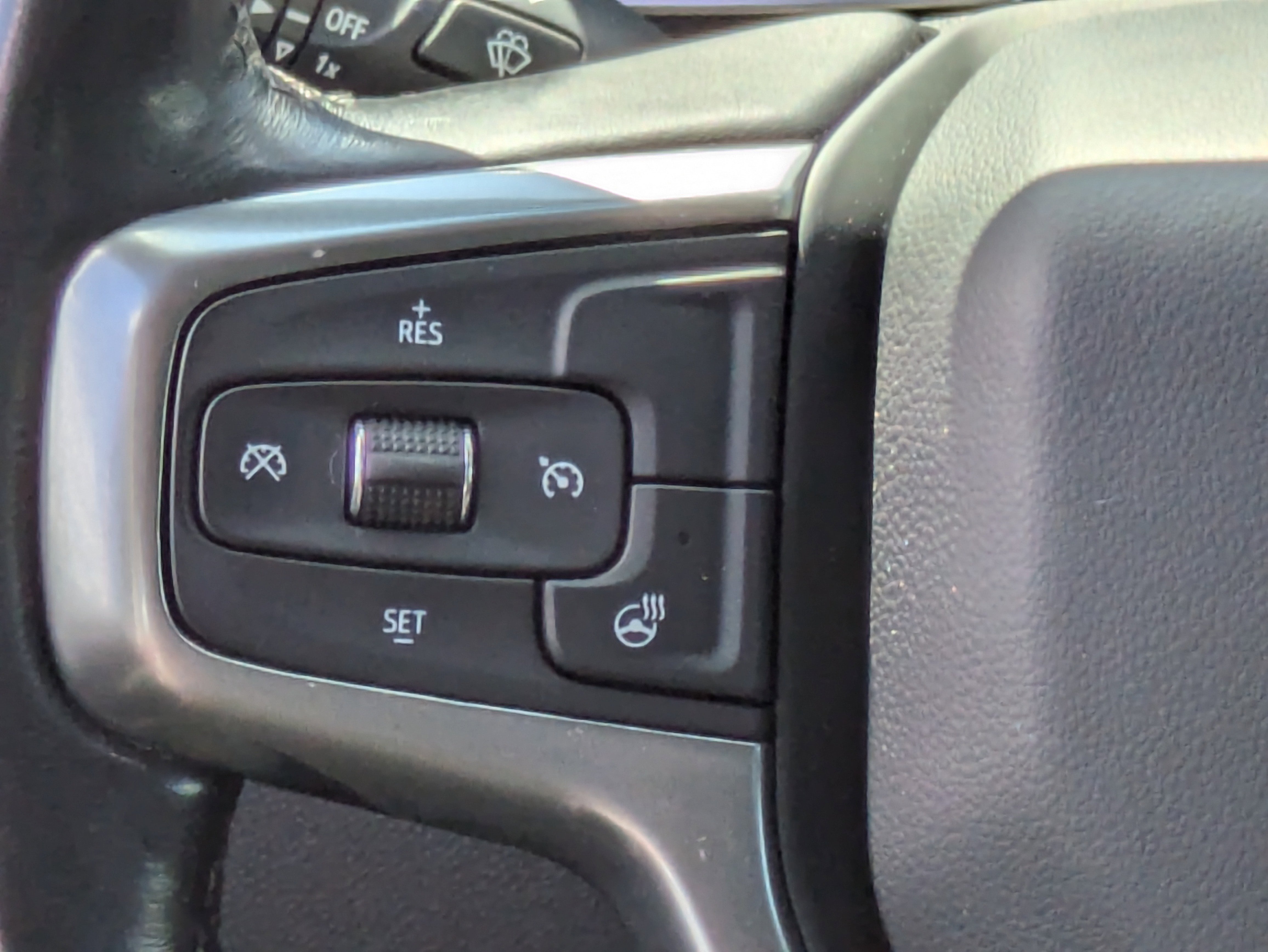 2021 Chevrolet Silverado 1500 LTZ photo 3
