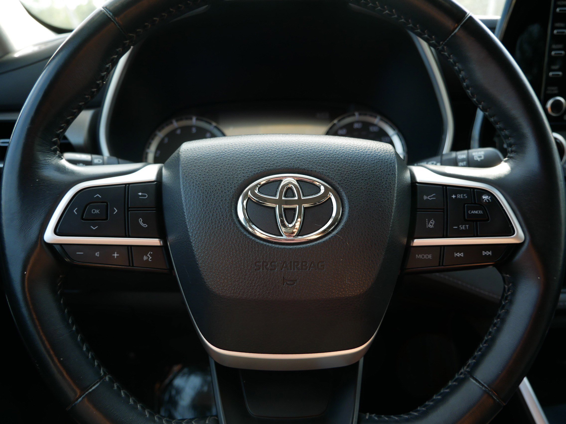 2022 Toyota Highlander XLE photo 25