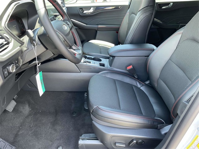 2025 Ford Escape ST-Line photo 5