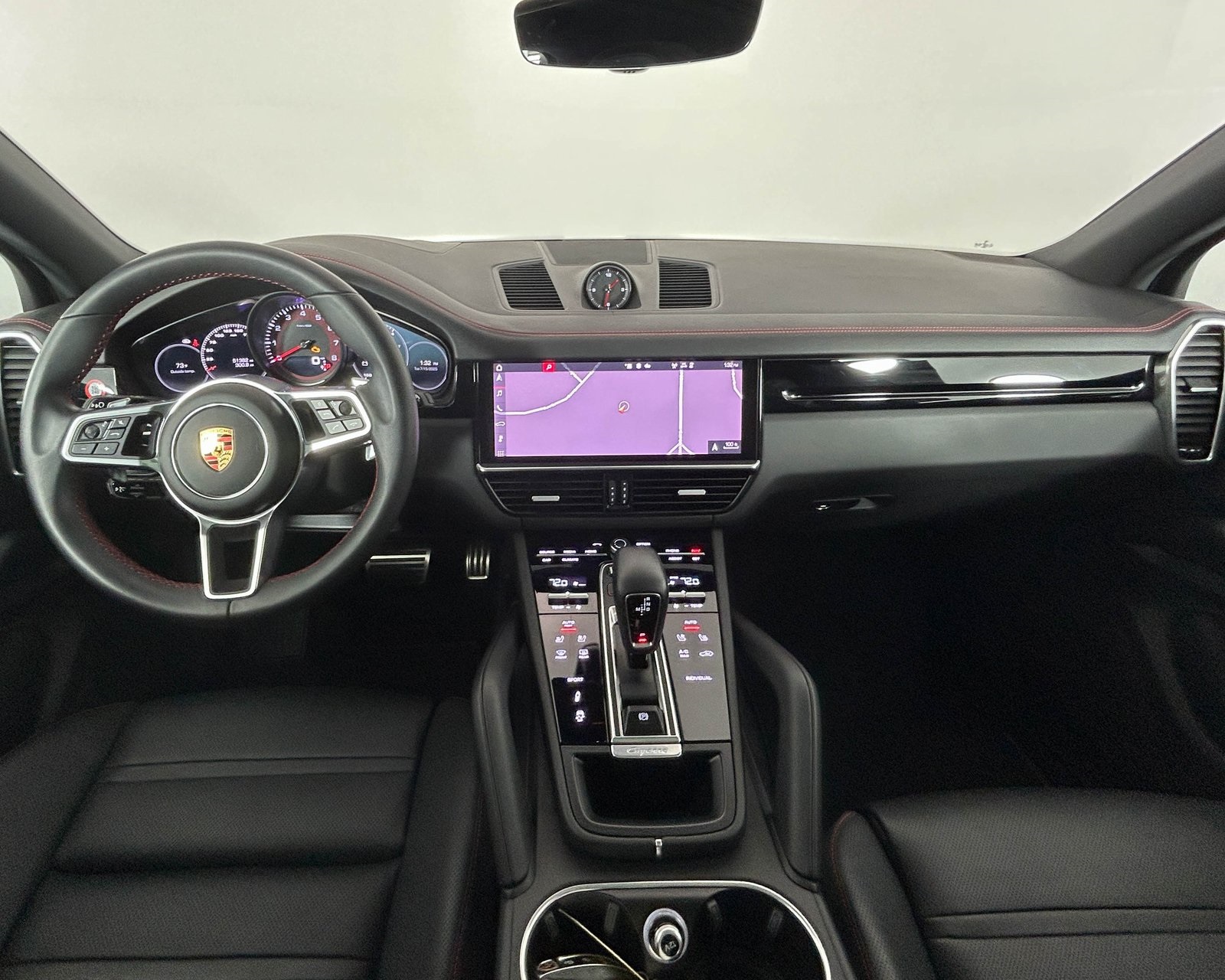 2020 Porsche Cayenne S photo 12
