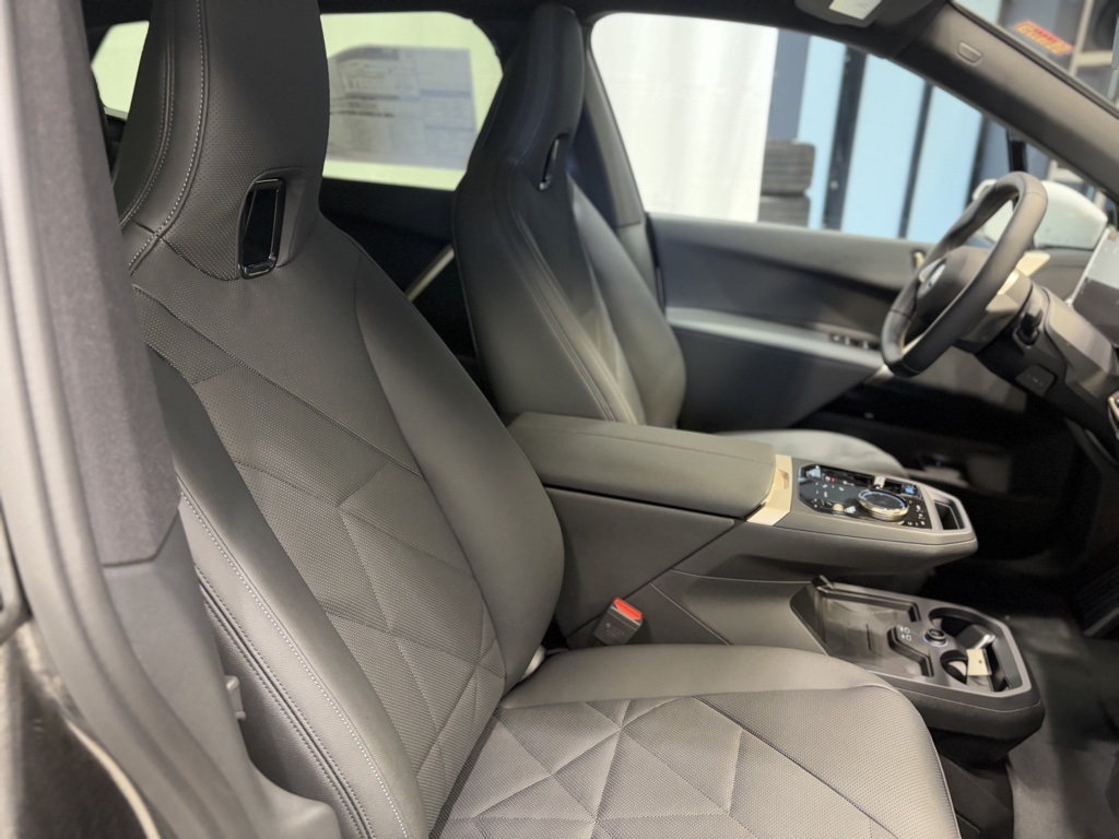2025 Bmw iX photo 23