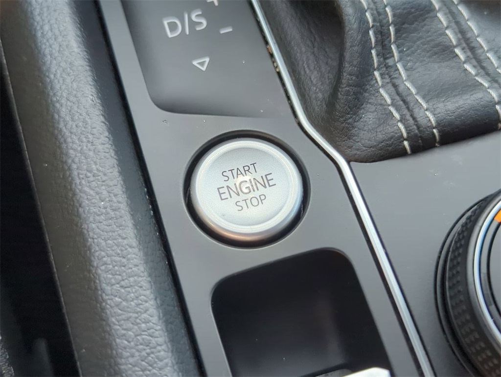 2023 Volkswagen Atlas V6 SEL R-Line photo 13