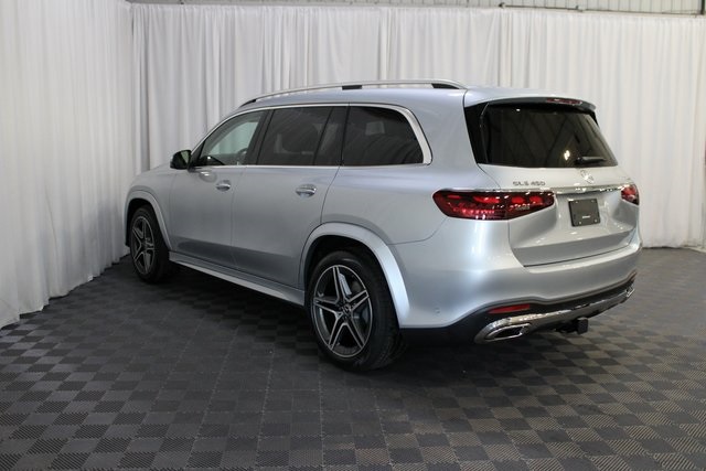 2026 Mercedes Benz GLS 450 4MATIC photo 3