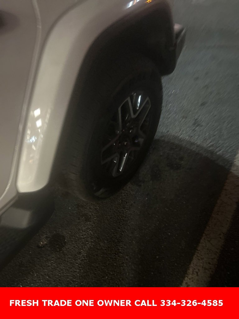 2024 Jeep Wrangler Sahara photo 4