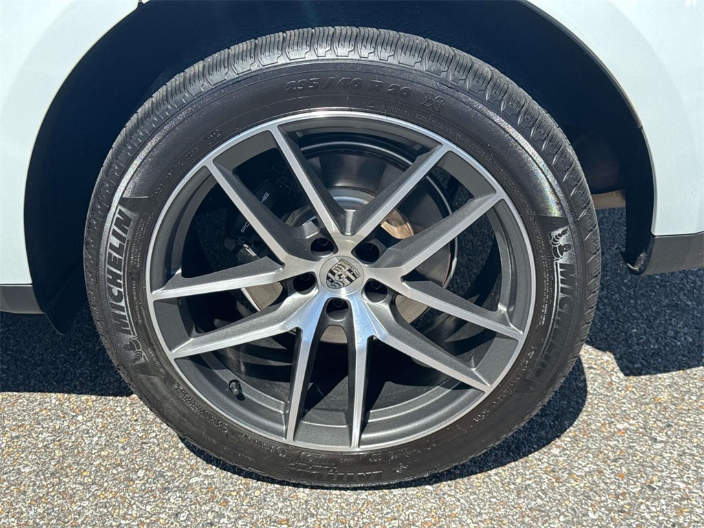 2024 Porsche Macan Base photo 4