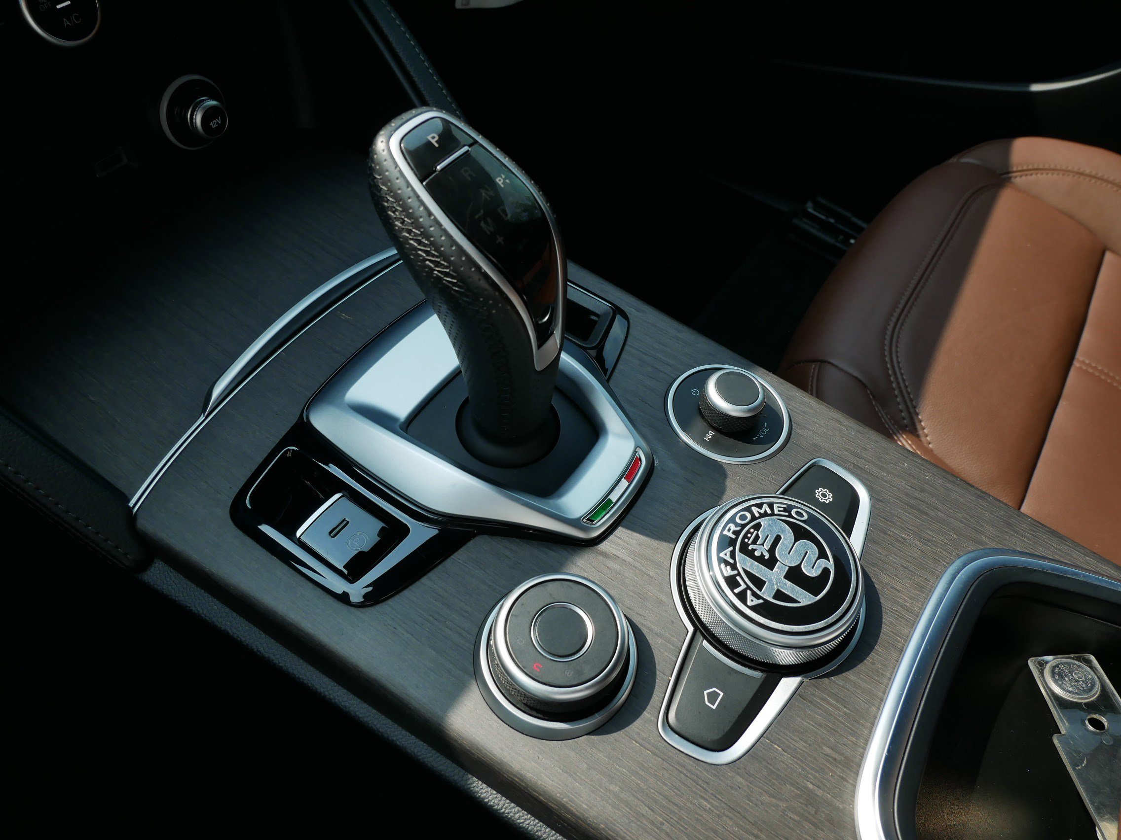 2023 Alfa Romeo Stelvio Ti photo 21