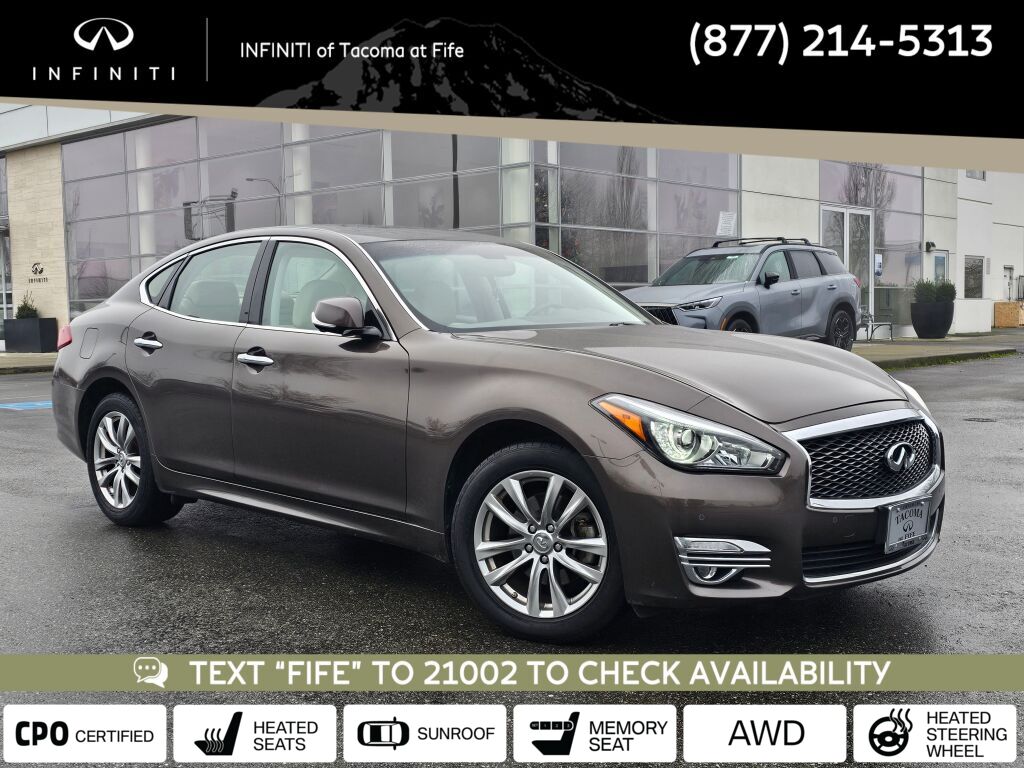 2018 INFINITI Q70 LUXE