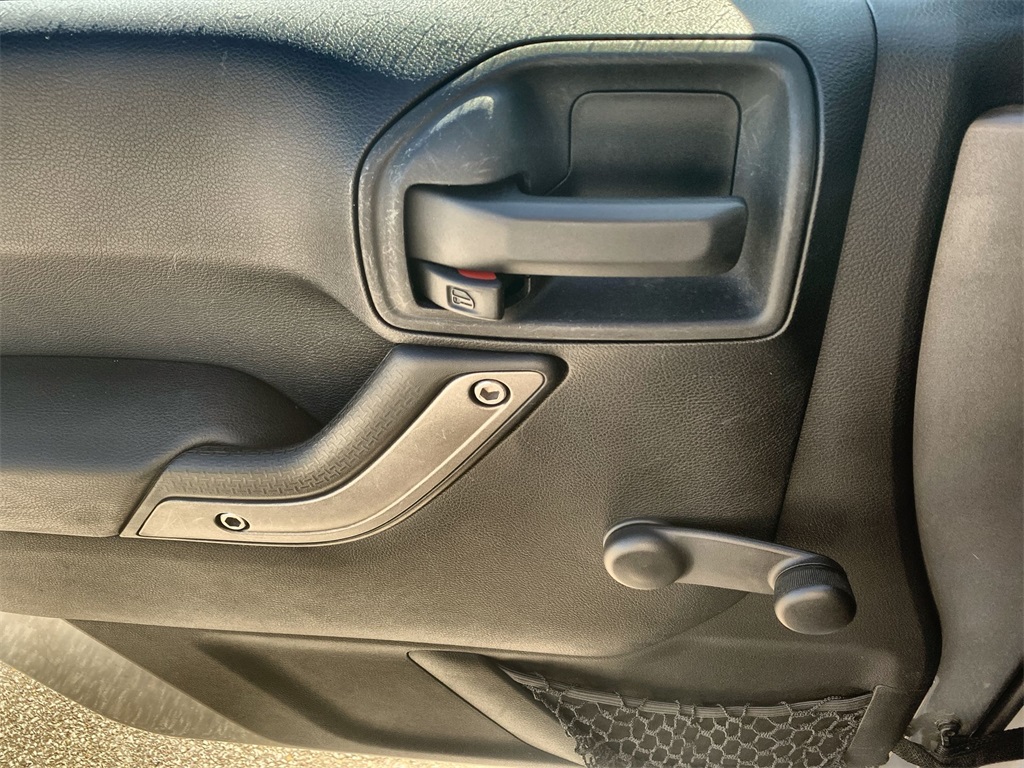 2014 Jeep Wrangler Willys Wheeler photo 14
