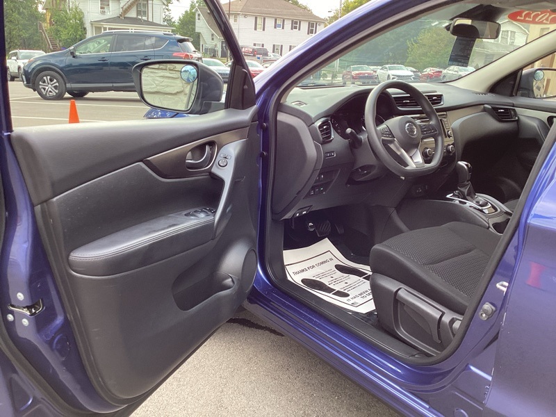 2022 Nissan Rogue Sport S photo 25