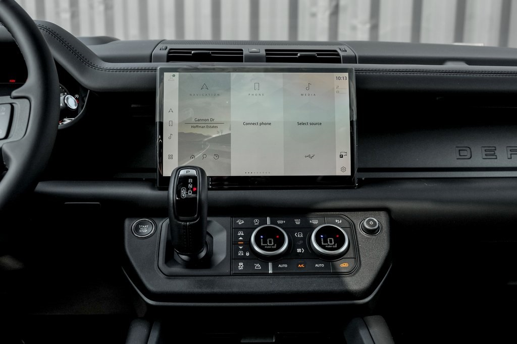 2025 Land Rover Defender 110 X-Dynamic SE photo 19