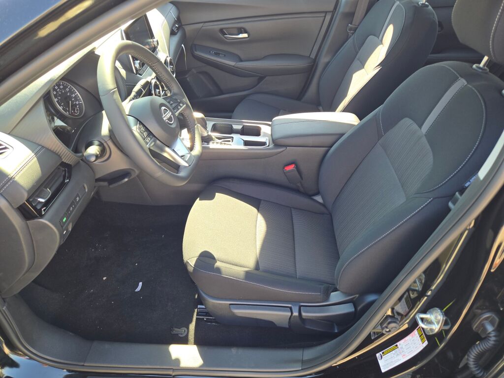 2025 Nissan Sentra SV photo 16