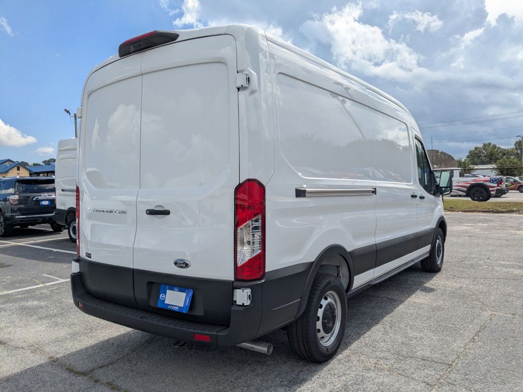 2025 Ford Transit photo 4