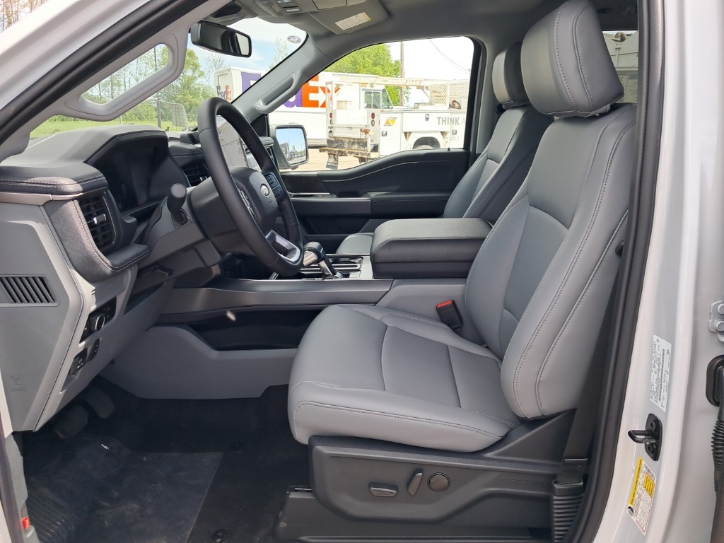 2025 Ford F-150 Lightning photo 6