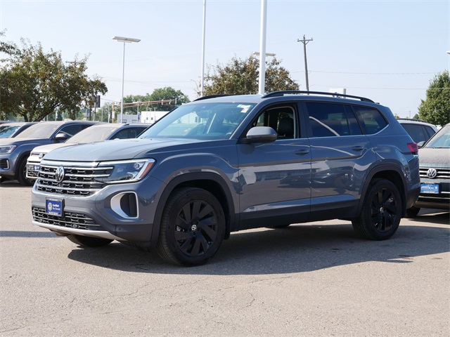 2025 Volkswagen Atlas SE Technology photo 2