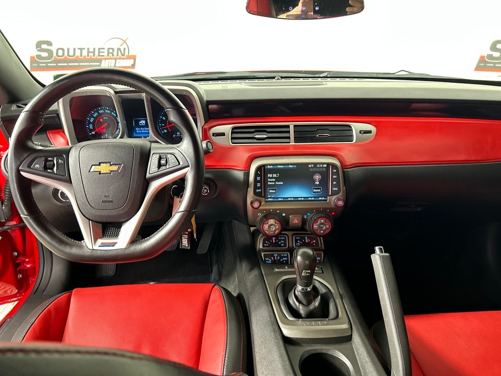 2015 Chevrolet Camaro SS photo 24