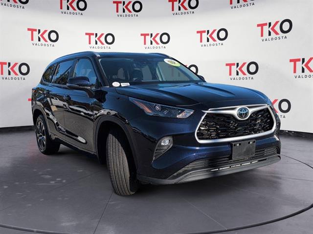 2024 Toyota Highlander XLE's photo