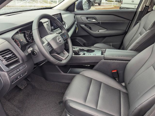 2025 Nissan Rogue SV photo 17