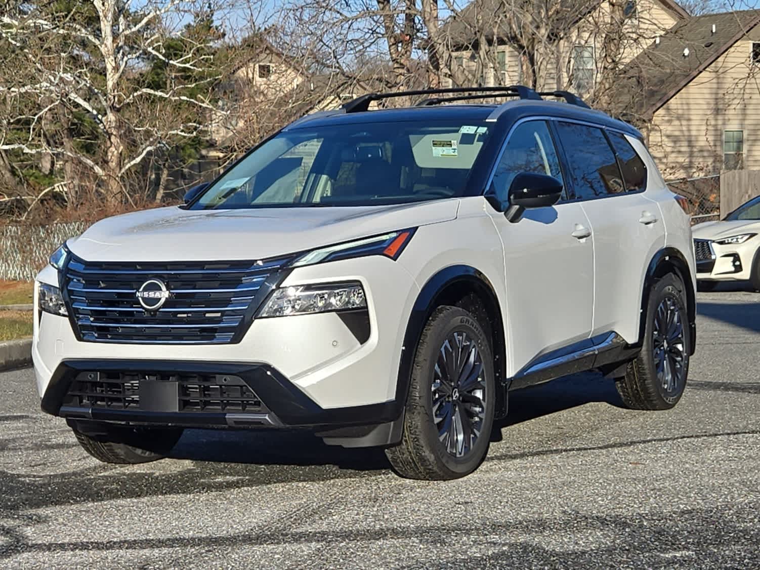 2026 Nissan Rogue Platinum's photo