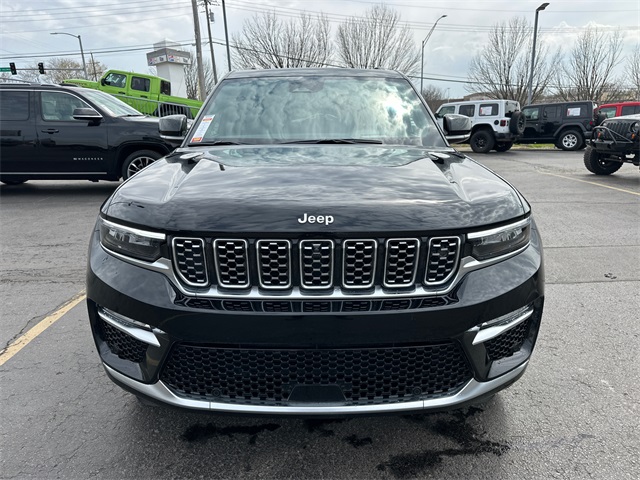 2024 Jeep Grand Cherokee Summit photo 2